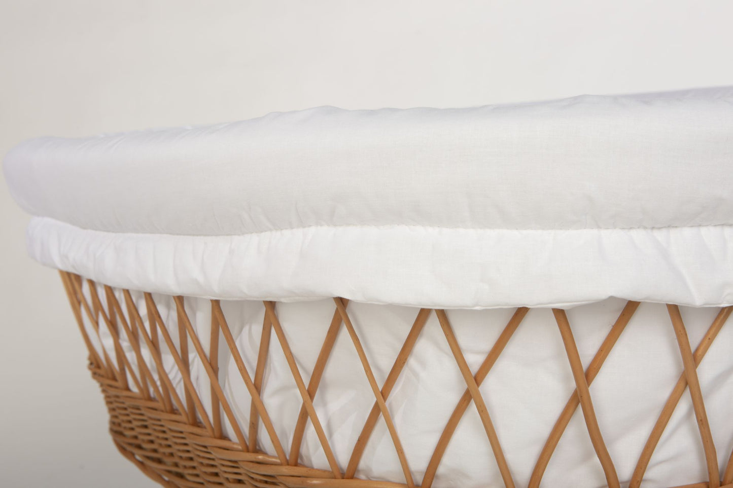 Cream cotton padded liner for wicker Stubenwagen with soft ruffled edges. - Mionido - Stubenwagenpolster (Baumwolle)
