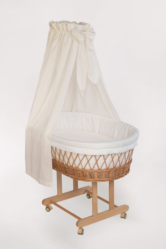 Natural wicker Stubenwagen with white canopy and soft white bedding on wooden frame with wheels. - Mionido - Stubenwagen Maxi (natur)